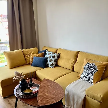 Sunny In Bellicity Complex Apartment